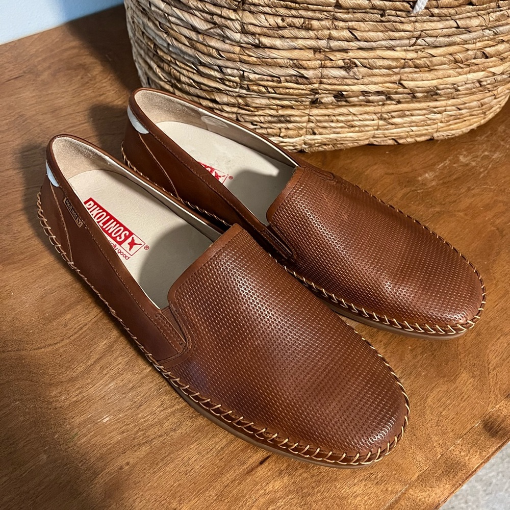 Pikolinos men’s leather slip on shoes